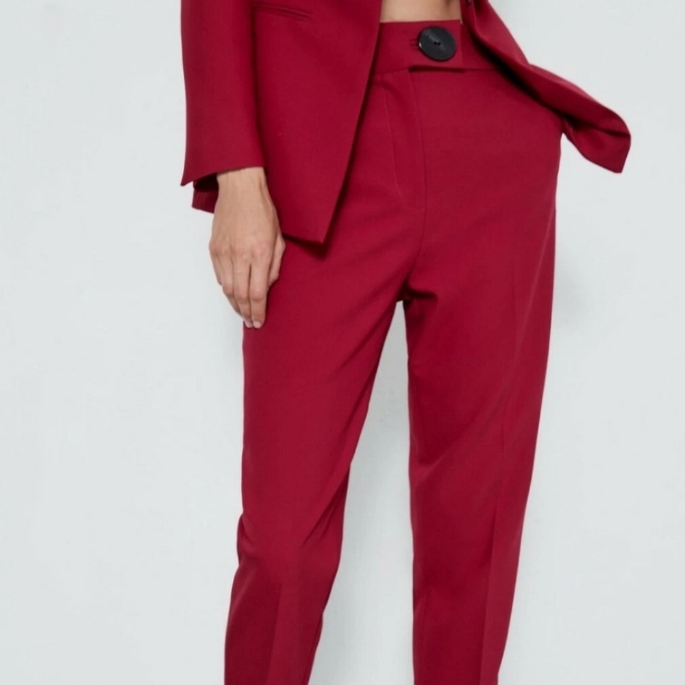 Zara High-Waisted Tailored Pants with Oversized Button